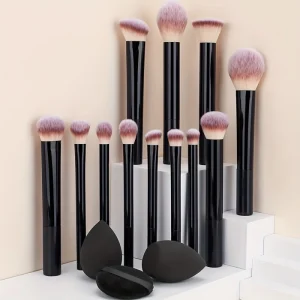 12-Piece Long-Handle Makeup Brush Set with Synthetic Fibre and Plastic Handle for Face
