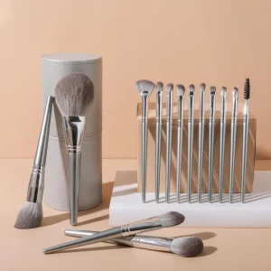 14 Pieces Wood Handle Face and Eye Makeup Brush Set