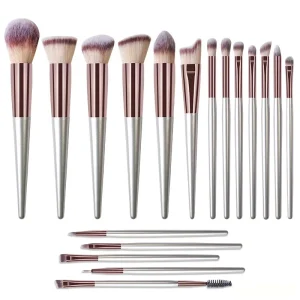18 Piece Makeup Brush Set Champagne Gold Wooden Handle Soft Nylon Professional Face and Eye Brush Kit No Logo