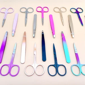 Coloured Stainless Steel Curved Blade Right Handed Eyelash Scissors with Blunt Sharp Tip and Eco friendly Design