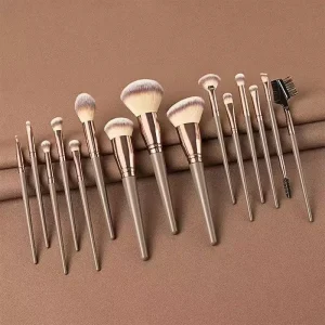 Custom Soft Synthetic Fibre 15 Piece Professional Makeup Brush Set Fluffy Precise Brushes for Face Concealer Application Daily