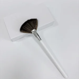 Customized Single Fan Shaped Makeup Brush for Skin Management Rejuvenating Liquid Essence Comfortable Handle Beauty Makeup Tools