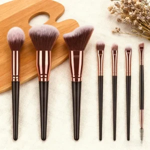 Eco friendly 7 Piece Synthetic Fibre Makeup Brushes Set Bag for Professional Face Concealer Use Custom Logo Color