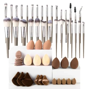 Face Makeup Brush Set 20 Piece Synthetic Fibre Portable Beauty Tool Set with Concealer