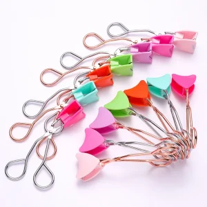 High Quality Mini Rose Gold Eyelash Curler with Customized Logo and Pink Blue Green Red Purple Plastic Clips (BT3048)