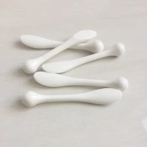 Individually Packaged Plastic Cosmetic Spatula Facial Mask Spoon Massage Stick for Skin Care Cream Customized Color