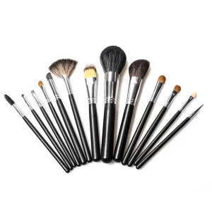 OEM ODM Custom 13 Pcs Professional Makeup Brush Set Black Wooden Handle High density Easy Clean Nylon Hair for Holiday Gift