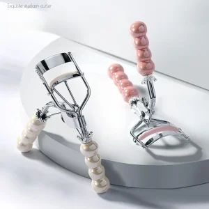 Plastic Handle Eyelash Curler with Natural Curling Does Not Clip Meat and Contact Lens Tool