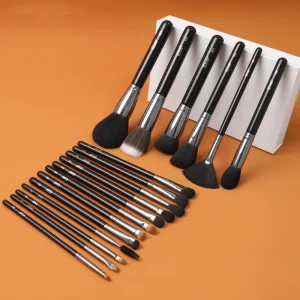 Professional 18pcs Makeup Brush Set Black Vegan Soft Powder Foundation Eyeshadow Private Label Makeup Brushes