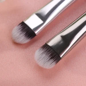 Professional Classic Single Concealer and Eye Makeup Brush for Face Wood Handle Synthetic Hair