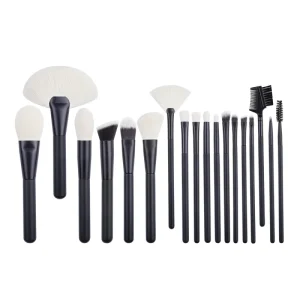Professional Makeup Brush Set with Custom Logo 18pcs Matte Black Wooden Handle Ferrule Design Soft Bristles Brushes for Cosmetic