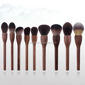 Professional Walnut Handle Makeup Brush Set Eco friendly Wood Cosmetic Brush Foundation Powder Eye Shadow Blending Beauty Tools