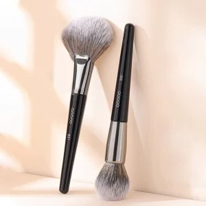 Single Black Foundation Makeup Brush Loose Powder Travel Makeup Brush Manufacturer