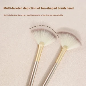Synthetic Hair Beauty Tool Single Fan Shaped High Gloss Paint Applying Makeup Brush for Brightening Blush Powder